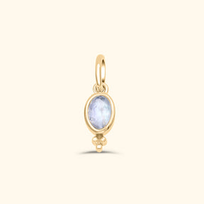 Gold plated birthstone hanger met ovale maansteen en sierlijk detail – Josephina Jewelry